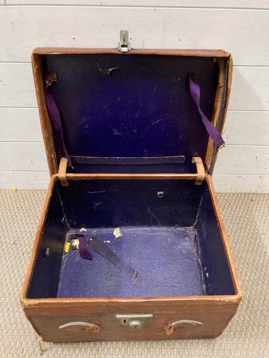 A vintage leather picnic case and a pine collector box - Image 2 of 4