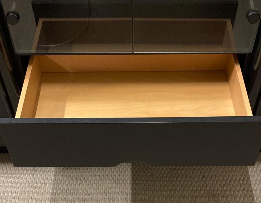 A marble centred black display cabinet with two drawers and cupboards to side (H130cm W176cm D50cm) - Image 3 of 5