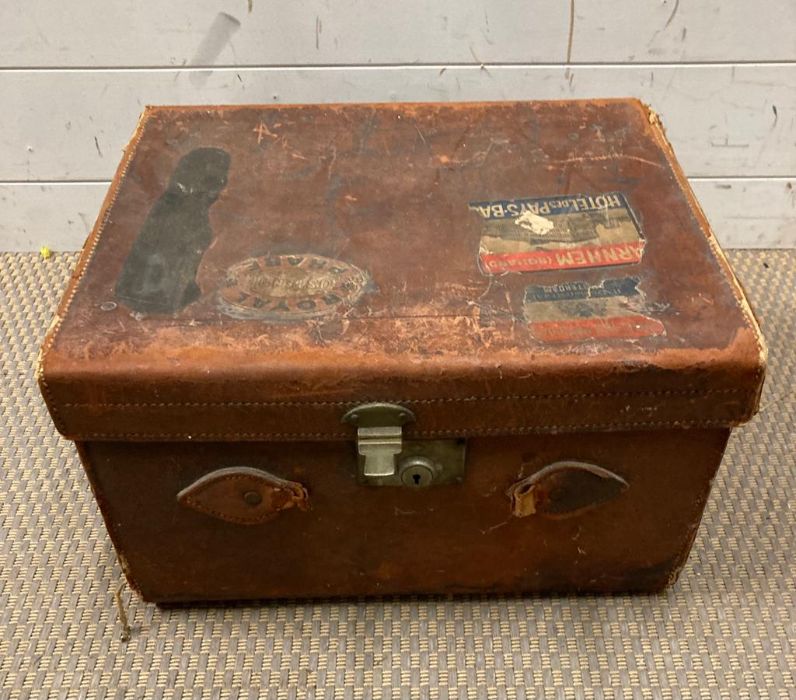 A vintage leather picnic case and a pine collector box - Image 4 of 4