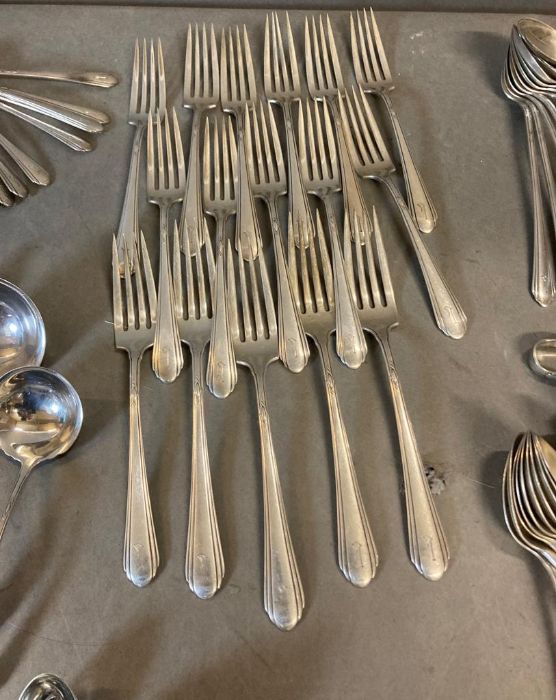 An extensive Sterling silver cutlery set by Towle silver, marked sterling pattern Pat 1928, Lady - Image 6 of 12