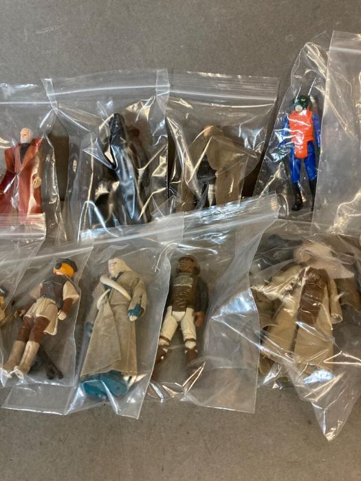A quantity of Star Wars figures to include Luke Skywalker Return of the Jedi and Darth Vader - Image 5 of 5