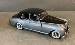 A Franklin Mint 1955 Rolls Royce, silver cloud I diecast model, boxed