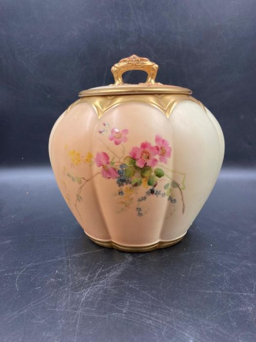 A Royal Worcester blush ivory lidded jar with floral decoration - Image 6 of 7