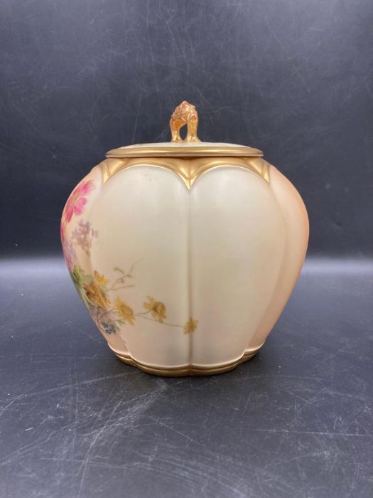 A Royal Worcester blush ivory lidded jar with floral decoration - Image 7 of 7