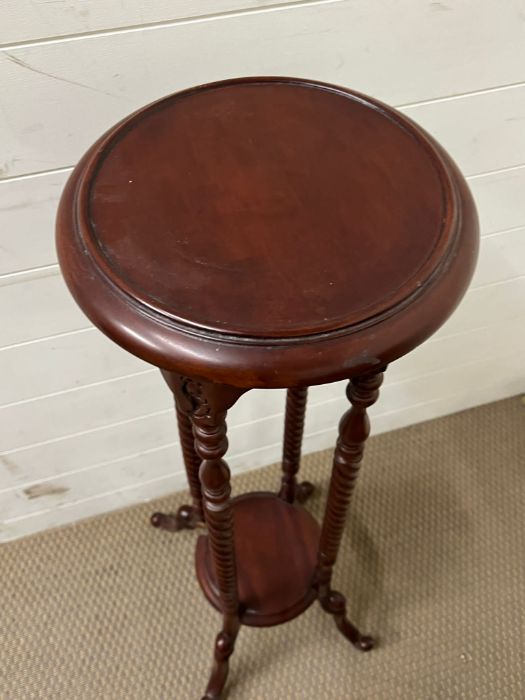 A mahogany plant stand on four barley twist legs AF - Image 4 of 4