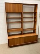 G-Plan wall unit consisting of open shelves and cupboards, three pieces (H200cm W153cm D46cm)
