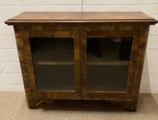 A glazed side cabinet (W100cm H80cm D34cm)