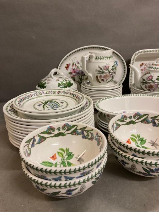 A large selection of portmierion china to include platers, plates, bowls etc (64 pieces intotal) - Image 3 of 5