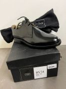 A pair of Samuel Windsor hand made mens shoes, size 6.5