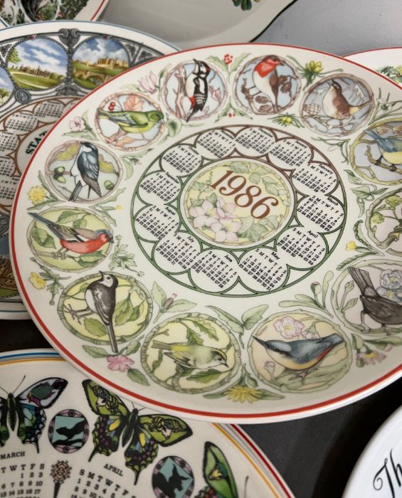 A selection of Wedgewood year plates and others - Image 5 of 8