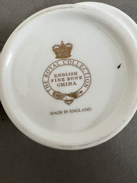 A selection of Wedgewood year plates and others - Image 7 of 8