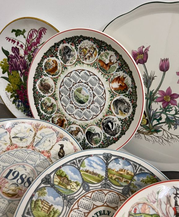 A selection of Wedgewood year plates and others - Image 3 of 8