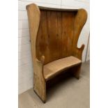 English pine curved wing back settle (H155cm W103cm D32cm)