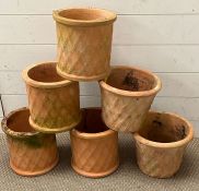 Six terracotta pots (H22cm Dia23cm)