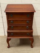 A small Queen Anne style chest on legs (H74cm W45cm D31cm)