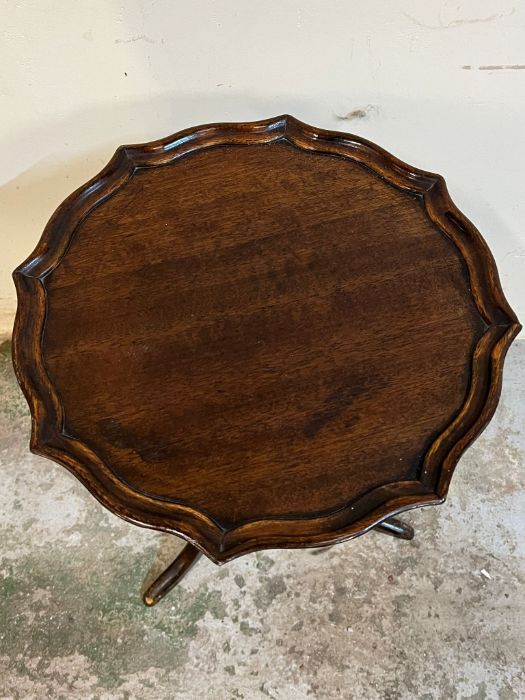 A mahogany wine table (H53cm Dia36cm) - Image 2 of 2