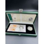 The Royal Mint & Bank of England - 1996 - Ten pound note with silver proof crown set. Her majesty