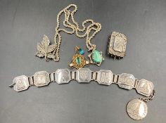 A small selection of costume jewellery.