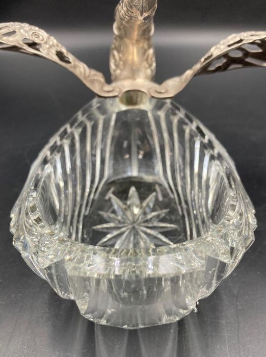 Three graduated swans in glass and silver, marked 925 with articulated wings - Image 2 of 6