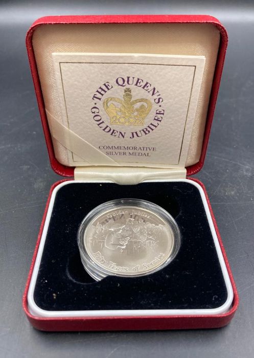 A selection of four Royal Mint Silver medals to include: 1895-1995 National Trust, Tower Bridge - Image 3 of 10
