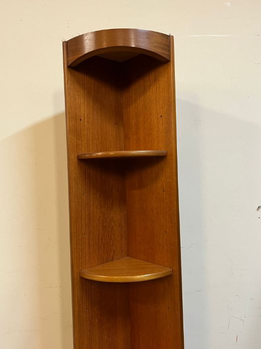 A corner unit with open shelves and cupboard below by Nathan (H194cm D43cm) - Image 3 of 3