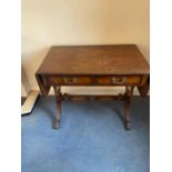 A drop sided sofa table (H74cm W90cm D54cm)