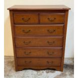 A contemporary chest of drawers (H110cm W88cm D42cm)