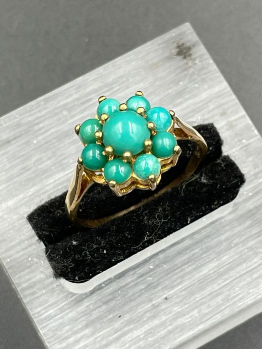 A 9ct gold ring with turquoise stones (Approximate Total Weight 3.2g) Size S - Image 2 of 2