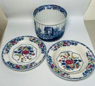 Four Copeland Spode dishes and one Spode plant pot