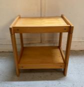 A pine single shelf side table (H46cm W45cm D39cm)