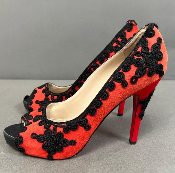 Christian Louboutin red and black open toe pumps, size 41 - Image 4 of 10