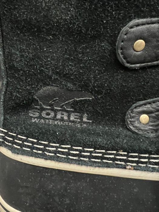 Three pairs of outdoor pursuits boots and shoes by Sorel, Berhaus and Merrell, sizes 8 and 8.5 - Image 4 of 9