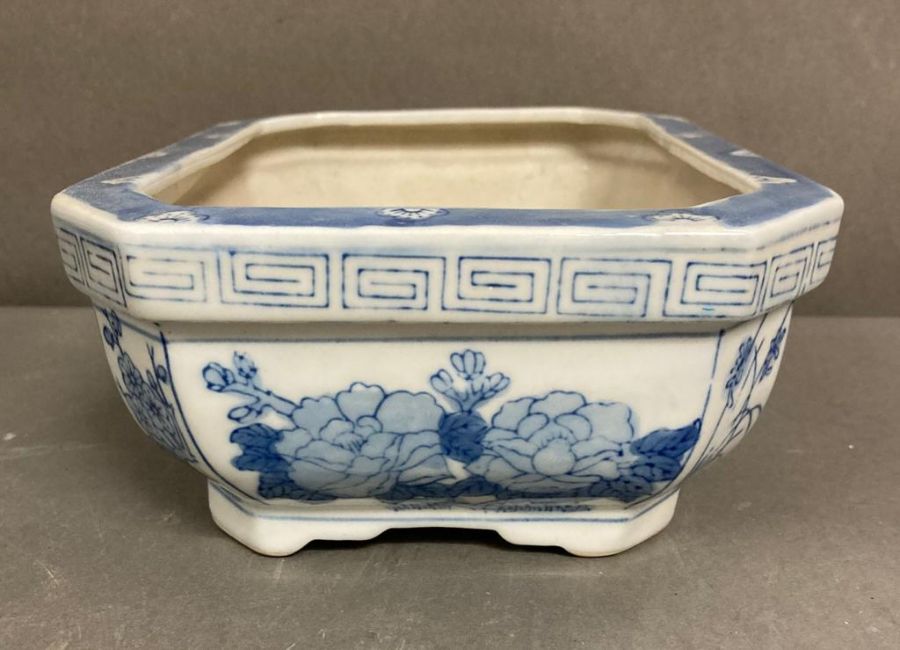 Two rectangular white and blue Chinese planters - Image 5 of 5