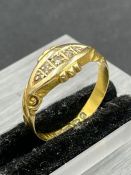 An 18ct gold ring (Approximate Total Weight 1.9g) Size L