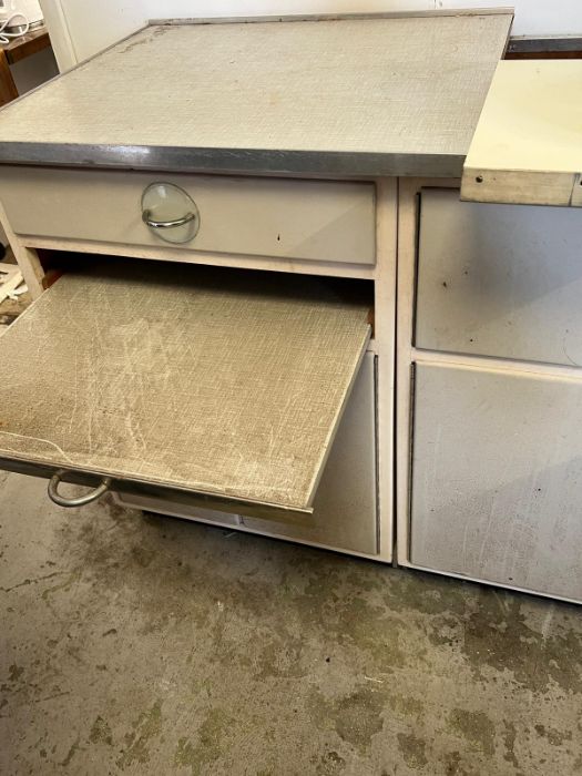 A vintage German Poggenpohl kitchen unit with pull out table and meat cutlery blade (H90cm W178cm - Image 5 of 8