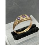 A three, amethyst style, stone 9ct gold ring (Approximate Total Weight 2.5g)Size S