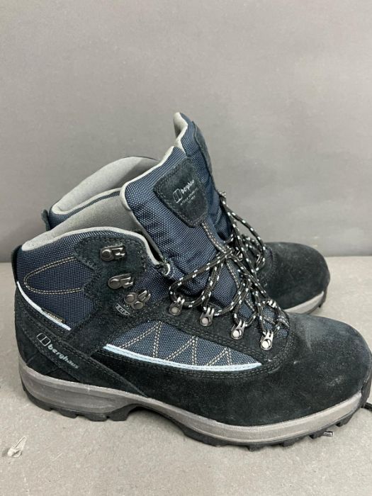 Three pairs of outdoor pursuits boots and shoes by Sorel, Berhaus and Merrell, sizes 8 and 8.5 - Image 5 of 9