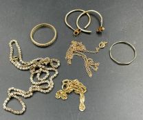 A selection of 9ct gold jewellery to include ring, earrings and a necklace. (Approximate total