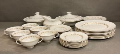 A Royal Doulton Fairfax dinner service