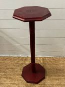 A contemporary red lacquered plant stand (H80cm)