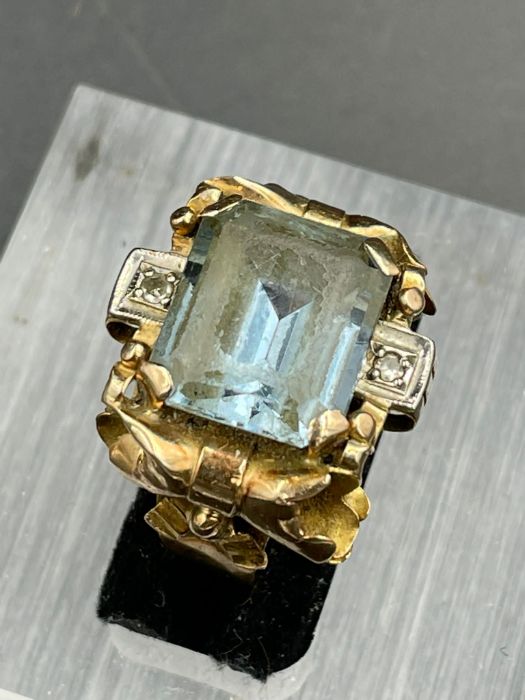 An antique aquamarine and diamond ring on 18ct gold Size P - Image 2 of 4