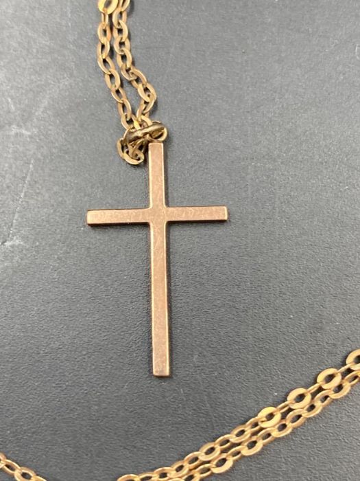 A 9ct gold cross on chain (Approximate Total weight 2.5g) - Image 2 of 4