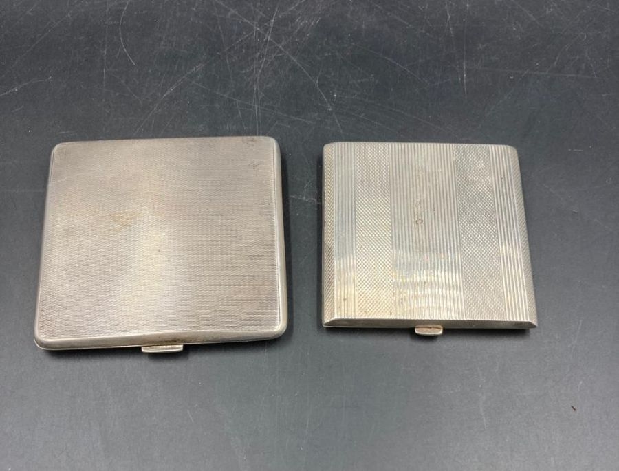 A hallmarked silver cigarette case and a compact - Image 3 of 4