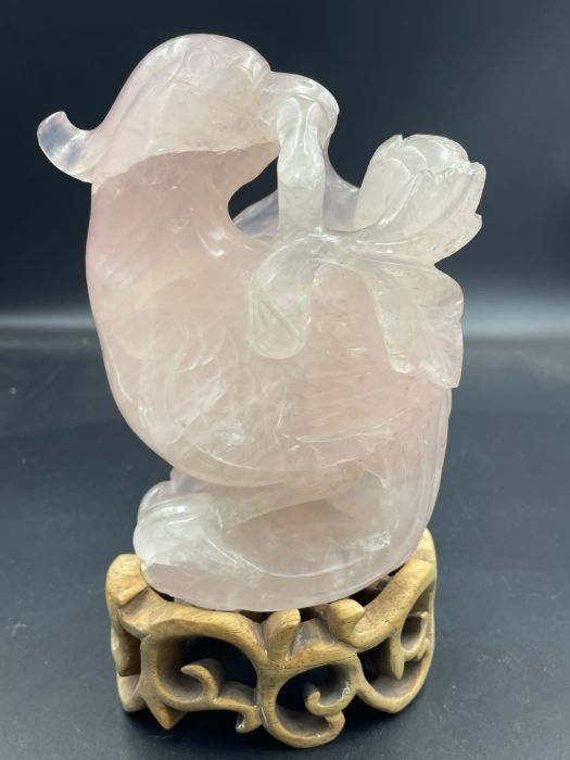 A Chinese Rose Quartz figure of a bird on stand (Approximate Total Height without stand 13.5cm) - Image 2 of 3