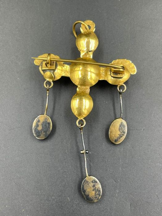 A French gold cross brooch with amber pendant - Image 2 of 4