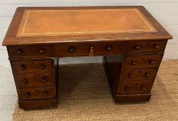 A ladies writing desk with leather top (H73cm W118cm D60cm)