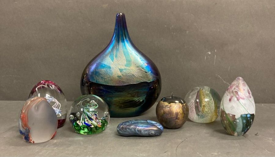 A selection of Art glass items to include an Isle of Wright bottle nosed vase and a Caithness