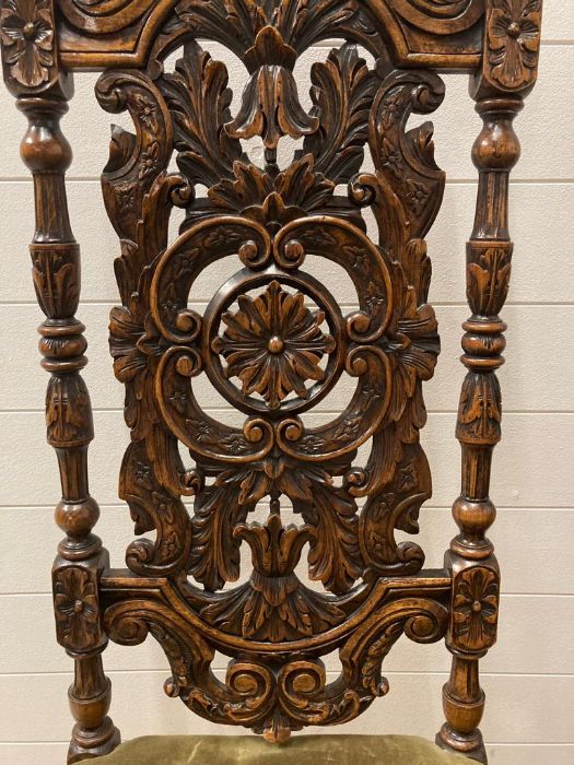 A pair of oak Victorian carved hall chairs circa 1880 - Image 4 of 7