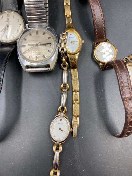 A selection of vintage wristwatches including Timex - Image 2 of 3