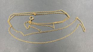 A fine Arabian yellow gold fine necklace (Approximate Total weight 3.7g)